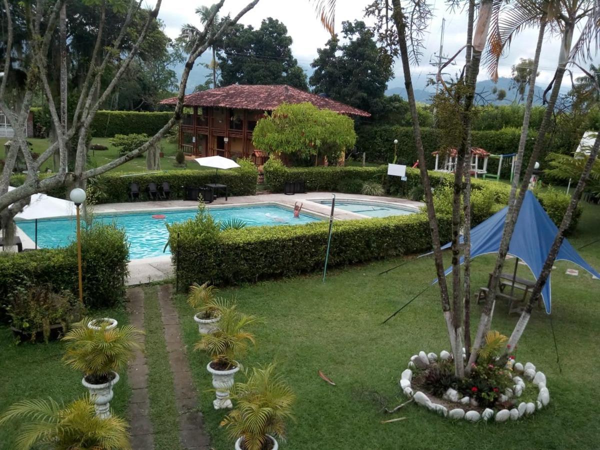 Villa Alejandra Del Quindio กาลาร์กา ภายนอก รูปภาพ