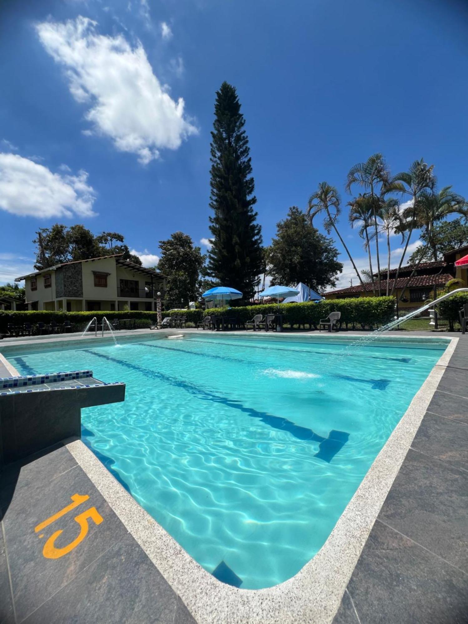 Villa Alejandra Del Quindio กาลาร์กา ภายนอก รูปภาพ