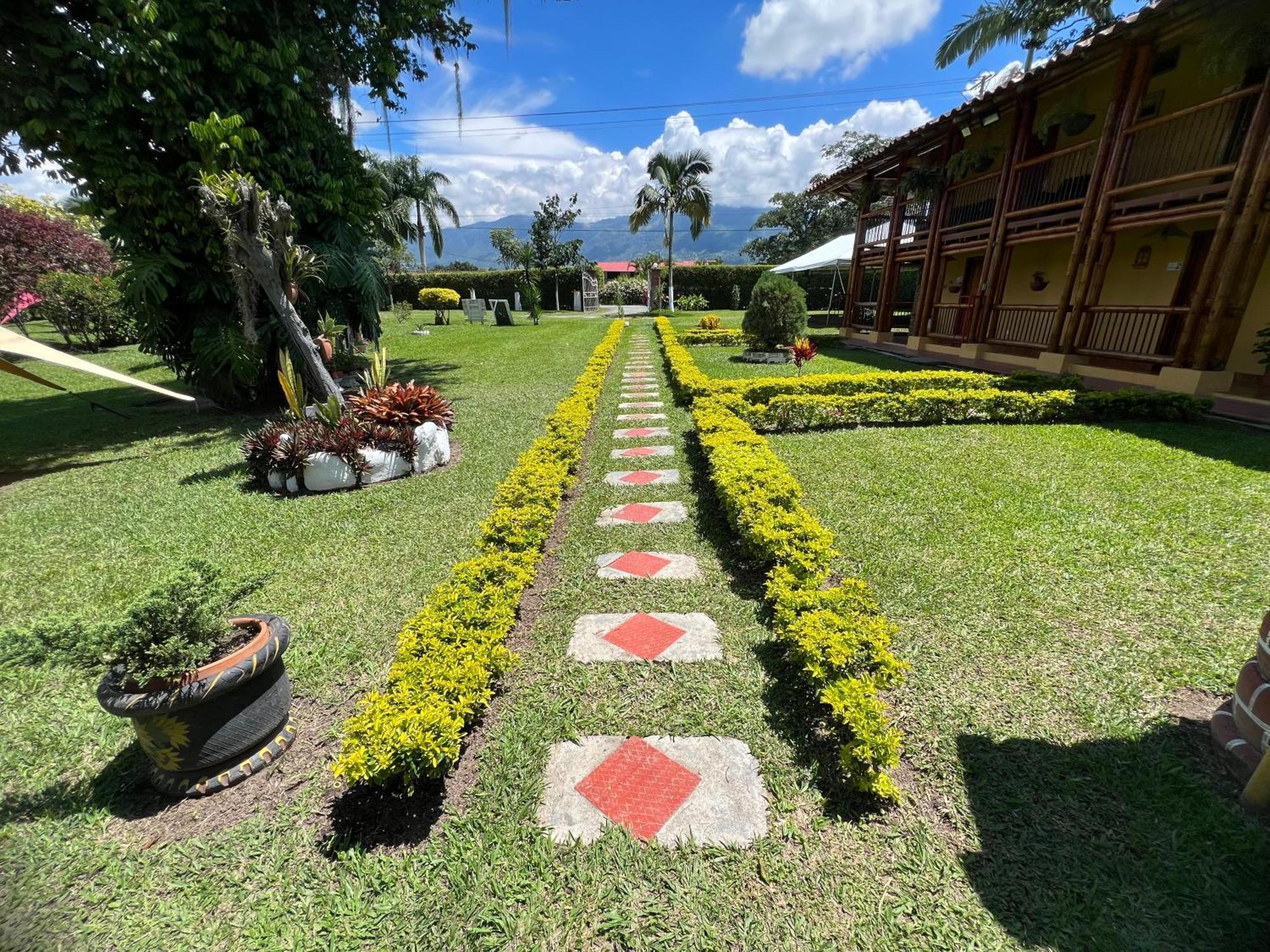 Villa Alejandra Del Quindio กาลาร์กา ภายนอก รูปภาพ