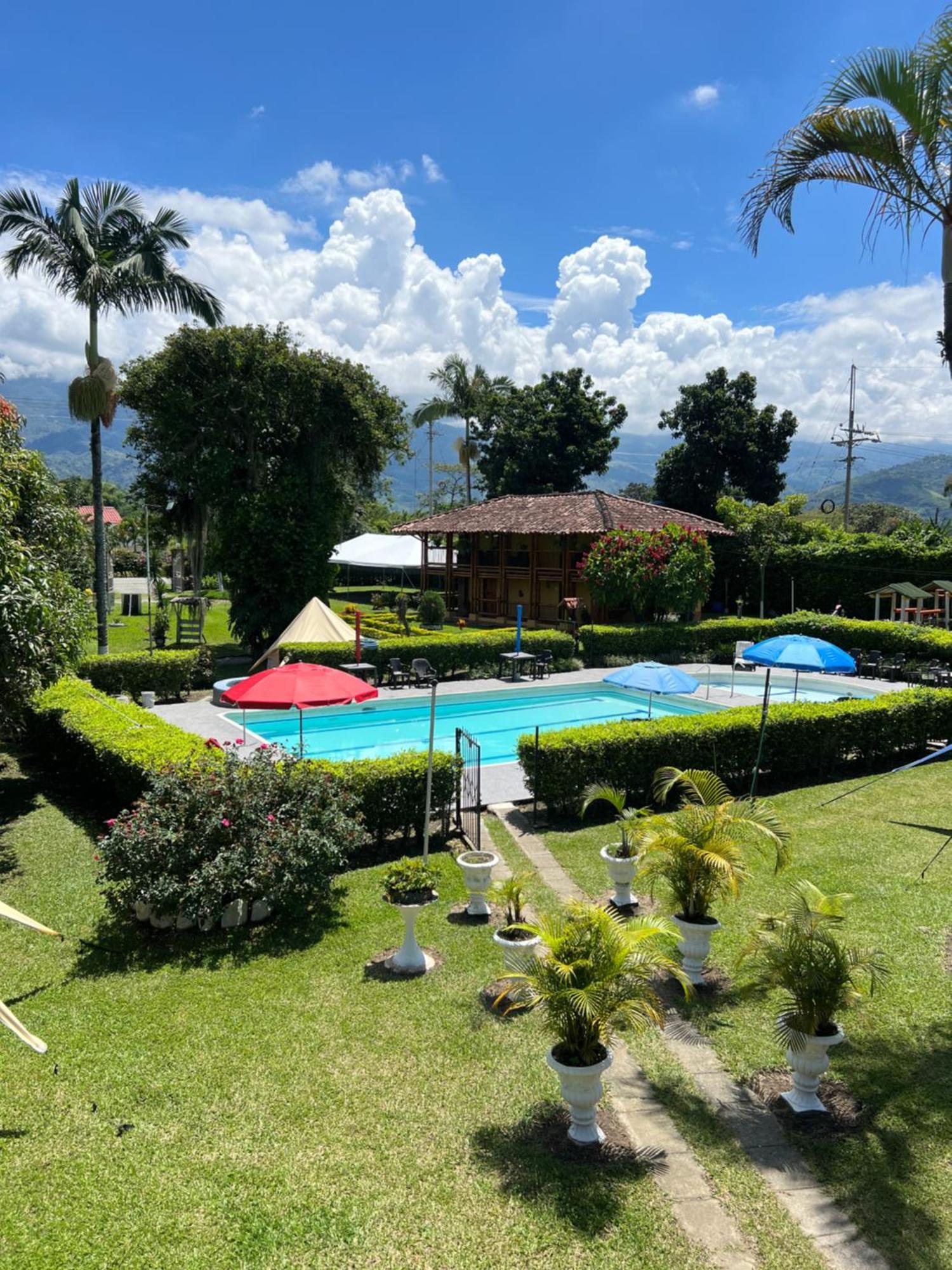 Villa Alejandra Del Quindio กาลาร์กา ภายนอก รูปภาพ