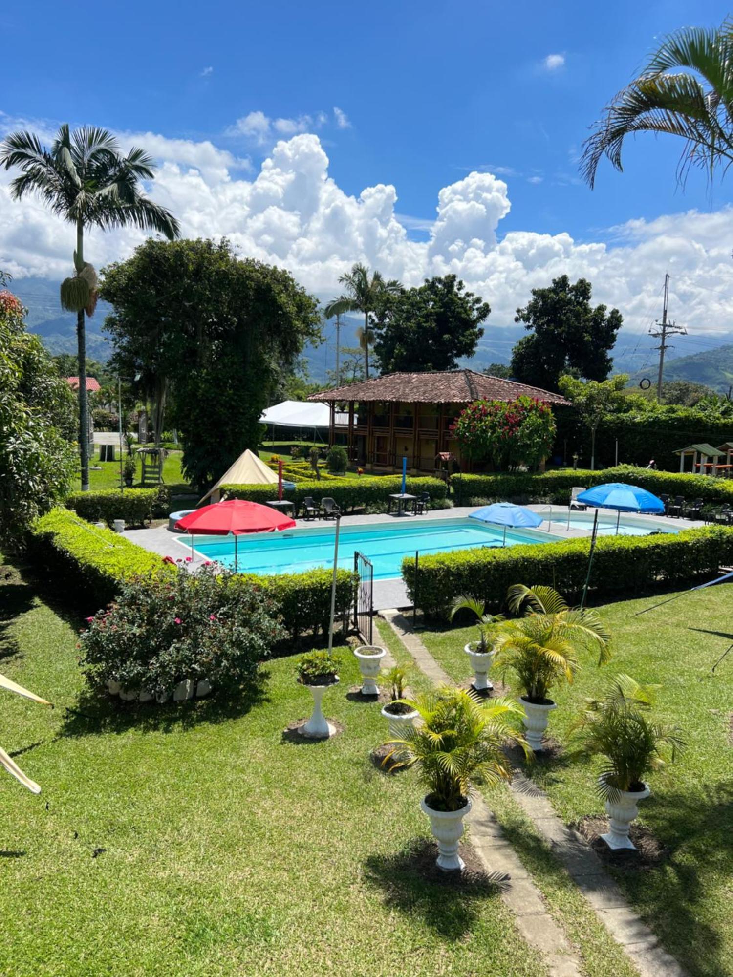 Villa Alejandra Del Quindio กาลาร์กา ภายนอก รูปภาพ